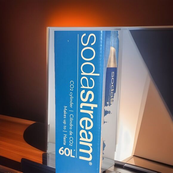 SodaStream Fizzi Spirit One-Touch SOT-001 Sparkling Water Maker - Picture 2 of 5